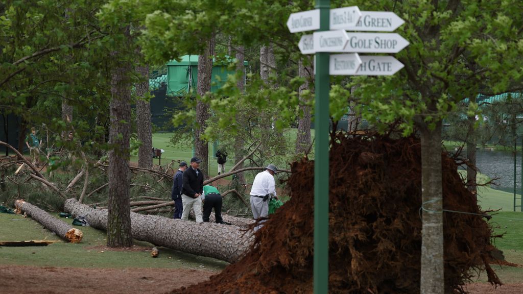 Suspendida la segunda jornada del Masters de Augusta: la tormenta arrancó tres árboles