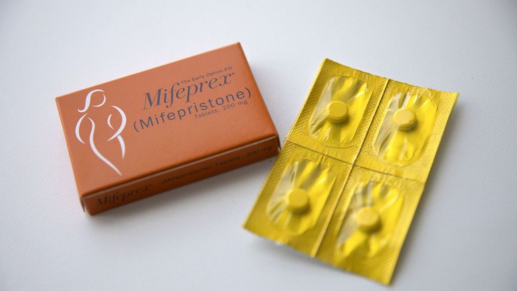 Un juez de Texas detiene la aprobación de la píldora abortiva mifespristona en todo Estados Unidos