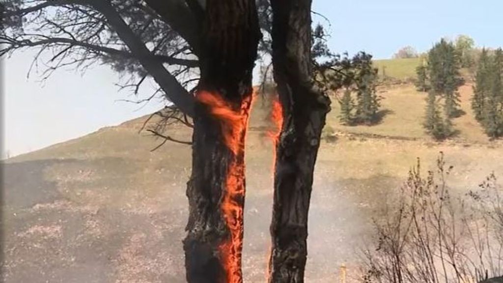 Cantabria tiene siete incendios forestales activos y tres controlados