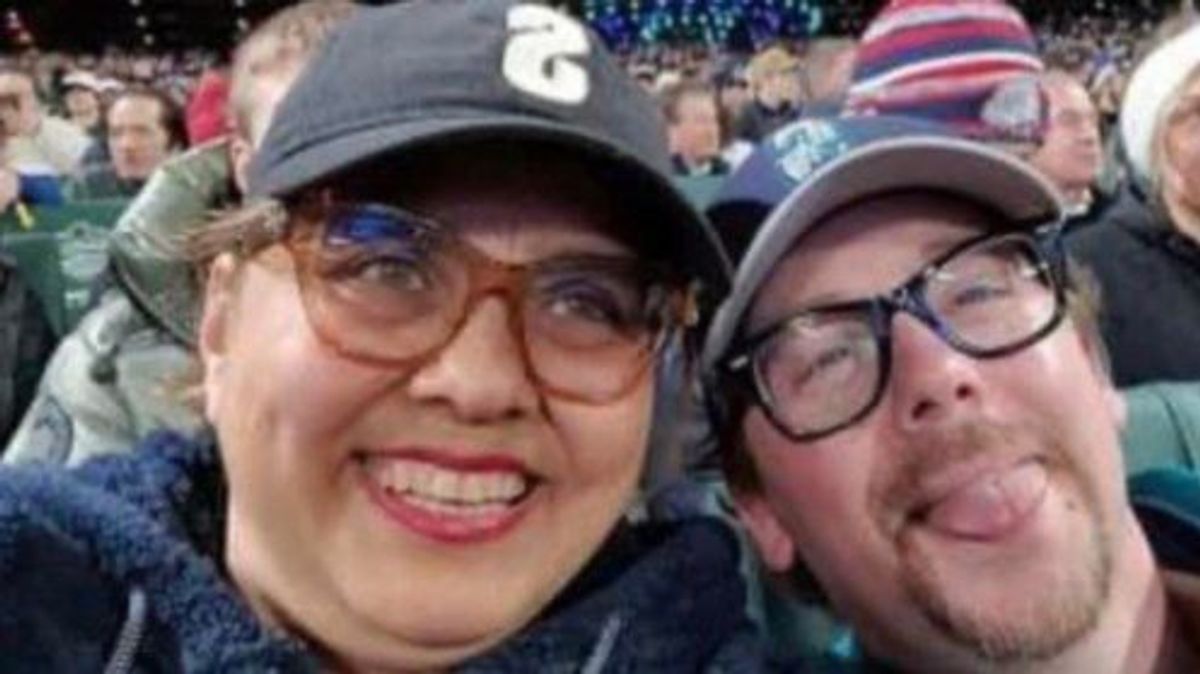 Selfi de Leticia Martinez-Cosman, de 58 años, con un hombre, el 31 de marzo de 2023, día en el que la vieron por última vez