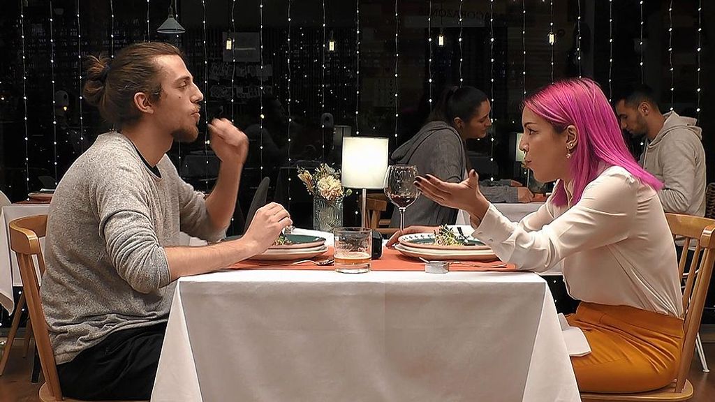 Alan y Andrea durante su cita en 'First Dates'