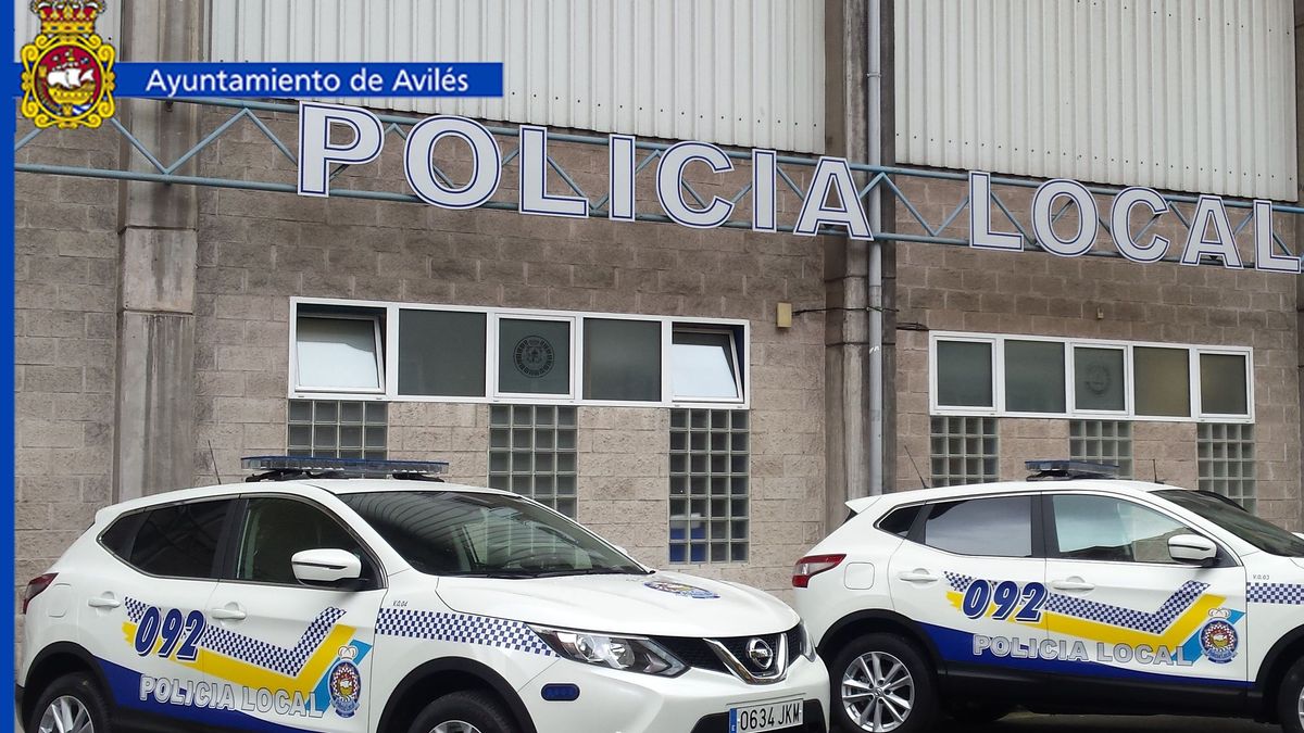 La policía se hace cargo de dos niños en Avilés: su padre se quedó dormido en un bar tras emborracharse