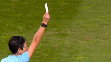 La tarjeta blanca ya es una realidad en Portugal: los árbitros la mostraran cada vez que haya juego limpio