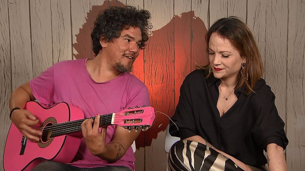 Mendigo gatito y Judith en 'First Dates'