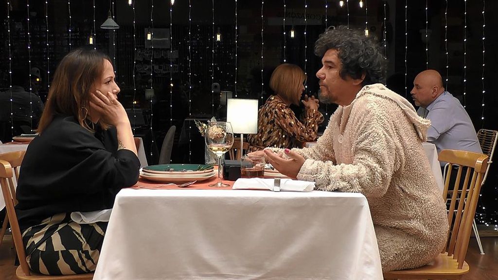 Mendigo gatito y Judith  en 'First Dates'