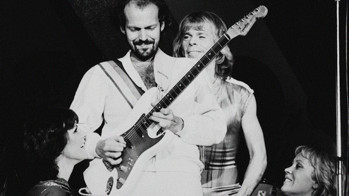 Muere Lasse Wellander, guitarrista de ABBA, a los 70 años debido al cáncer