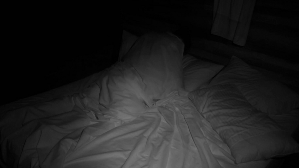 Naomi y Napoli calman tensiones en la cama: “Me falta el aire”