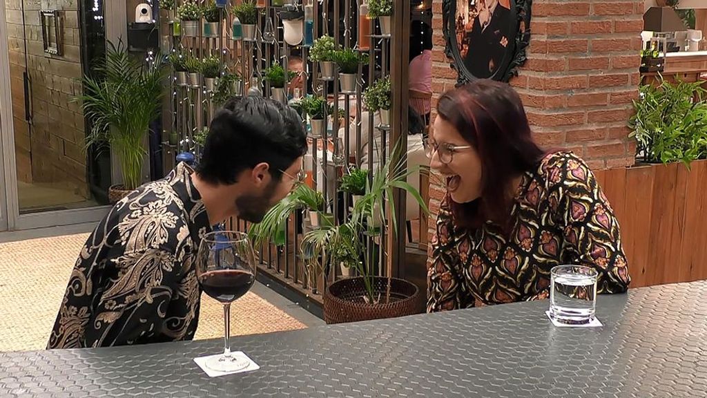 Cristian y Rocío durante su cita en 'First Dates'