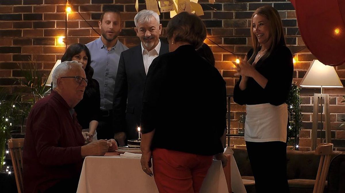 El equipo de ‘First Dates’ sorprende a José en su 75 cumpleaños: “Ha sido un detalle más que bonito”