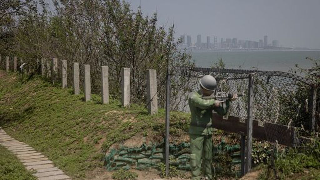Estatua de un soldado en Kinmen, una isla en el estrecho de Taiwán que forma parte del territorio de Taiwán
