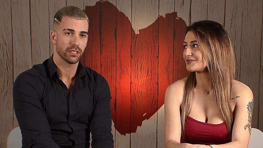 Marta y Pep durante su cita en 'First Dates'