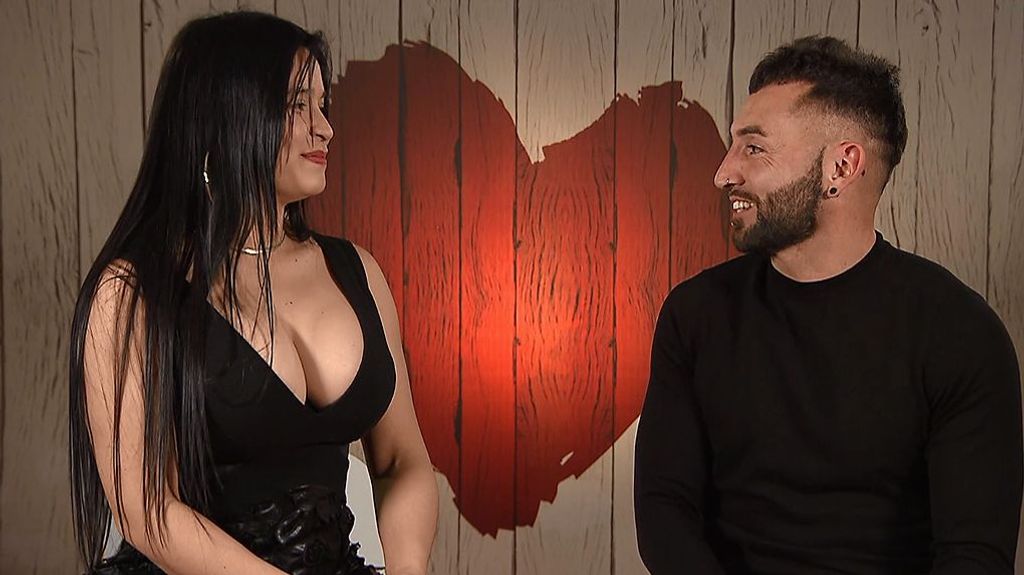 Arianna y Cristian durante su cita en 'First Dates'