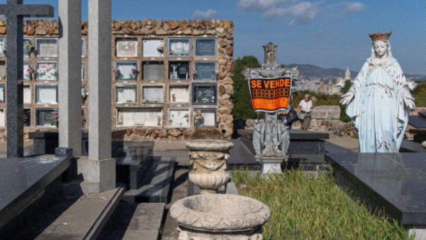 Cementerios de Barcelona tira los restos de un bebé a una fosa común