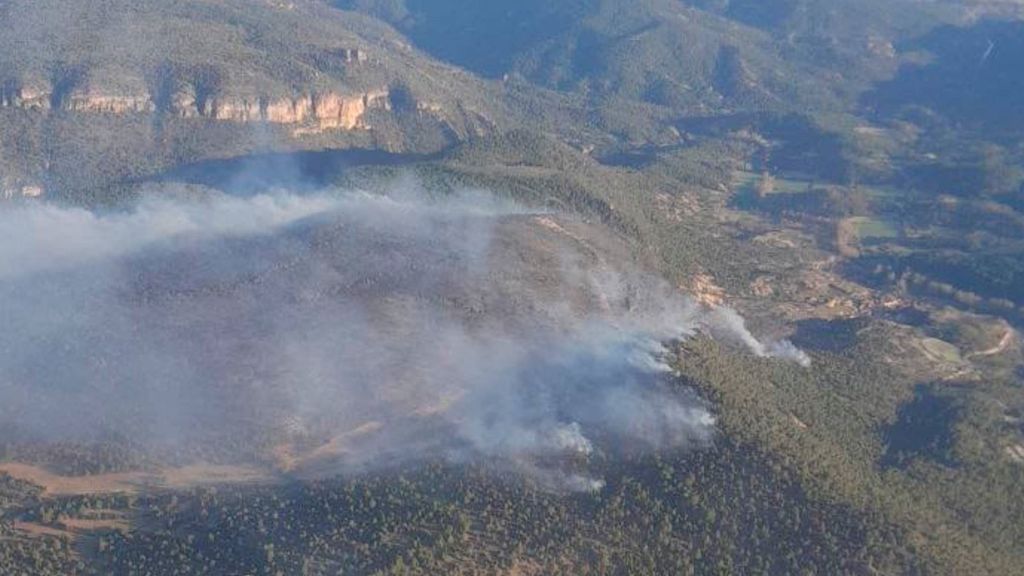 El incendio que afecta al Parque Natural del Alto Tajo, en Guadalajara, perimetrado y controlado