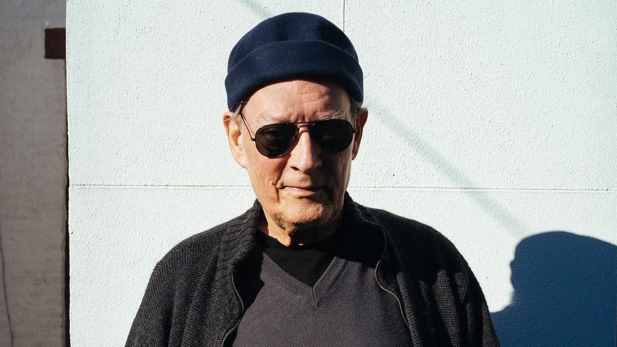 Paul Auster en su primera foto tras anunciar su cáncer