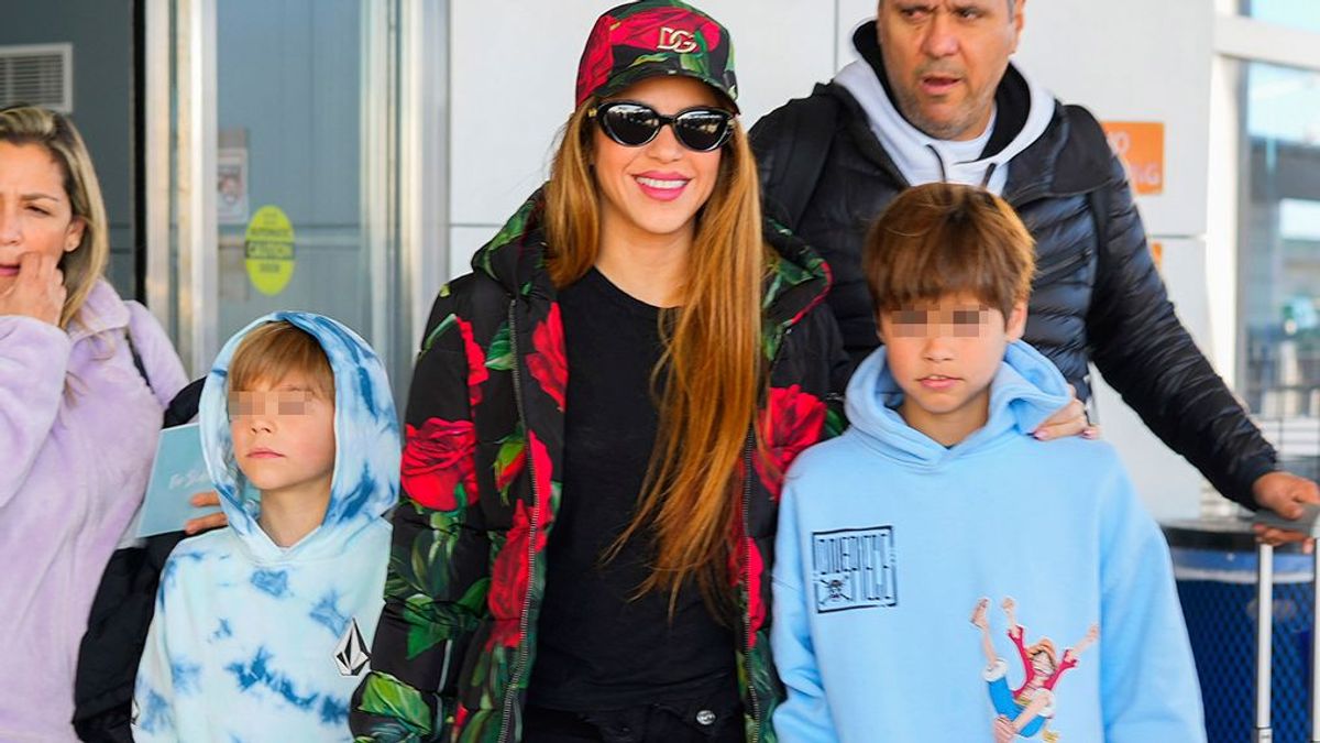 Shakira, con sus hijos Milan y Sasha
