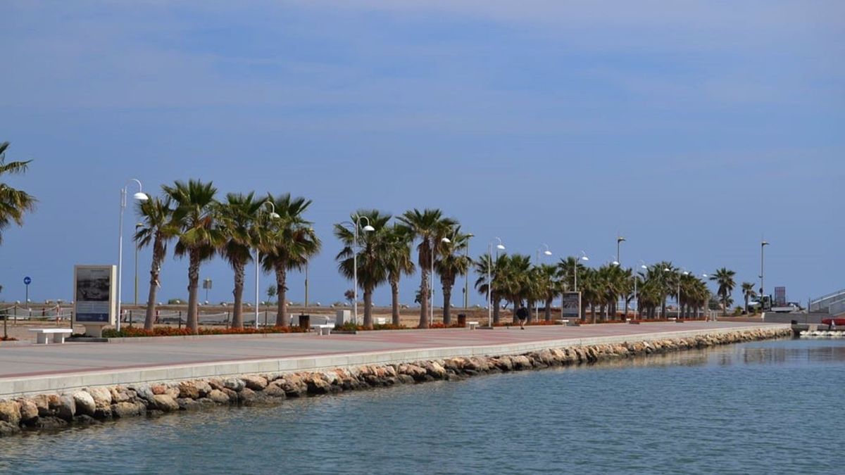 Unos pescadores encuentran los cadáveres de dos personas cerca de la costa de Dénia Unos pescadores encuentran los cadáveres de dos personas cerca de la costa de Dénia