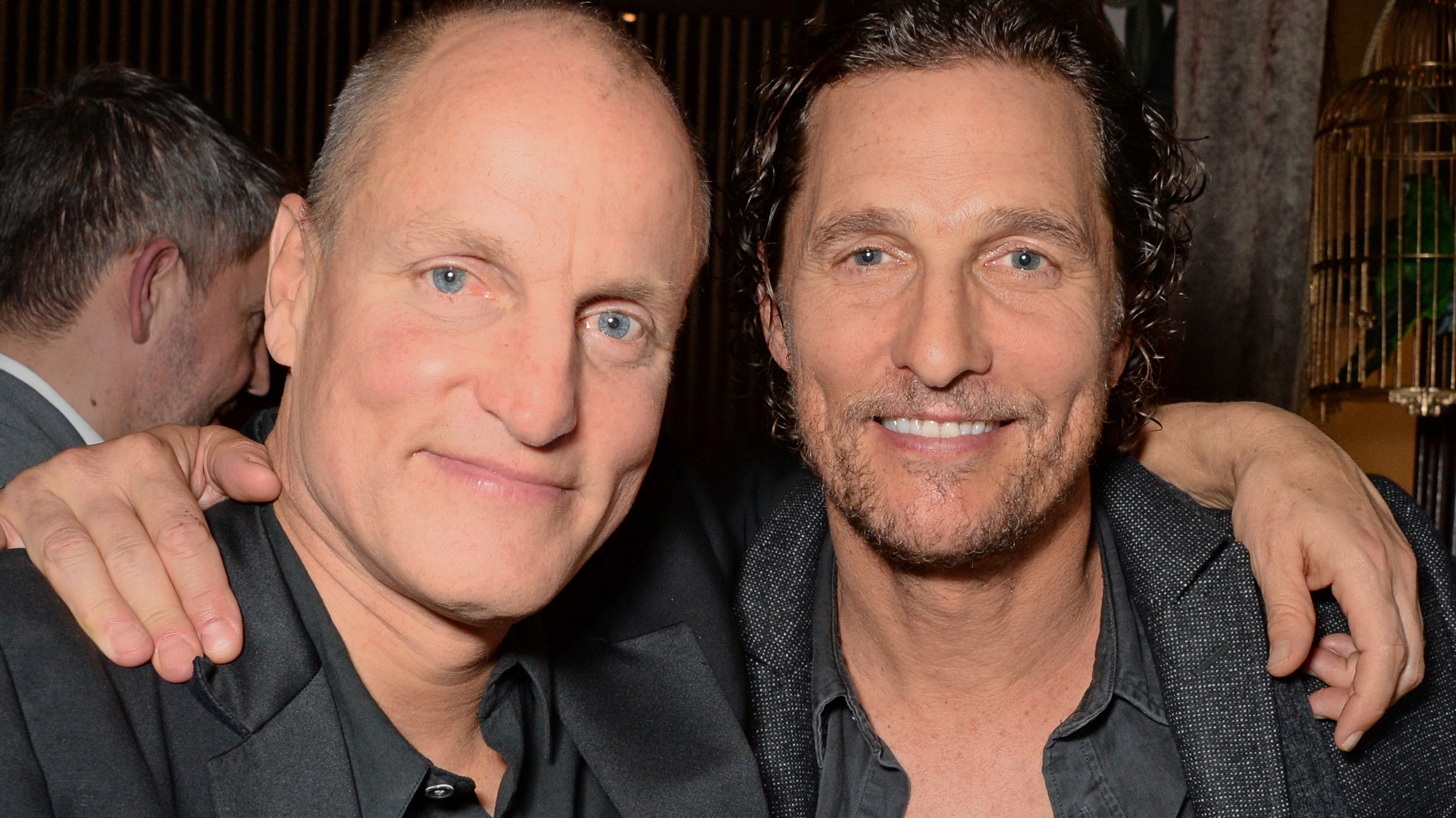 Matthew McConaughey y Woody Harrelson creen que son hermanos su