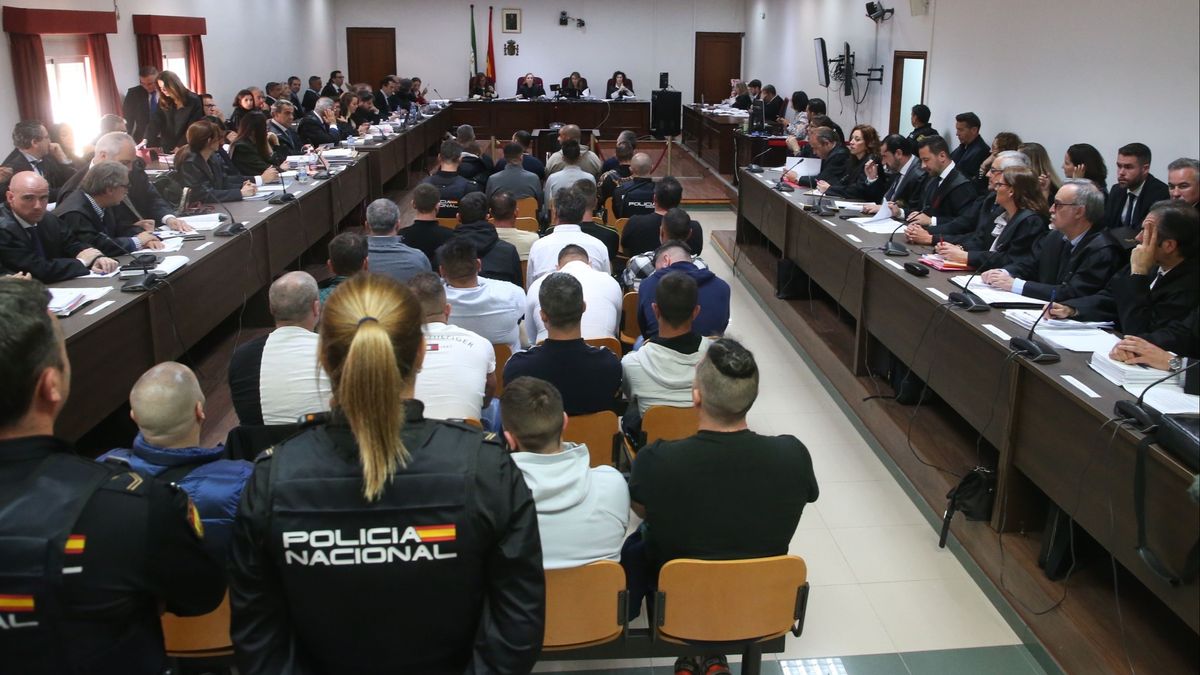 Sala de la Audiencia de Algeciras (Cádiz) donde ha comenzado este lunes el macrojuicio contra el clan de Los Castañas.