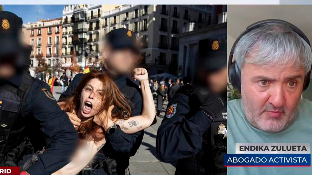 Una activista de Femen denuncia a un policía nacional
