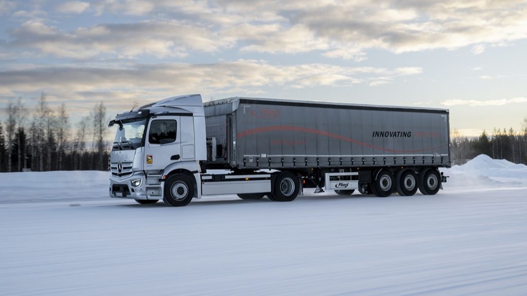 EL MERCEDES EACTROS LONGHAUL COMENZARÁ A VENDERSE EN 2024 FOTO DAIMLER