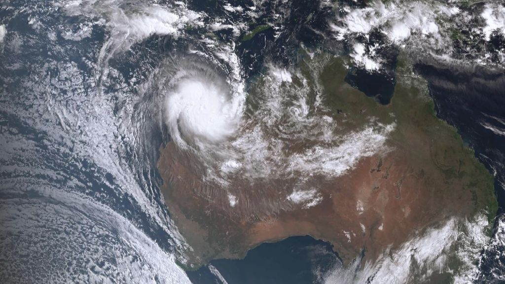 El poderoso ciclón Ilsa de categoría 5 golpea Australia Occidental