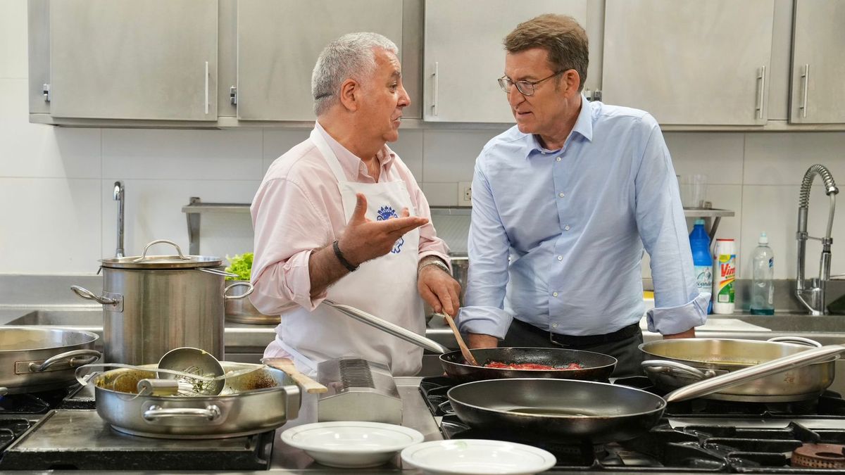 Feijóo visita una sociedad gastronómica en San Sebastián el pasado viernes