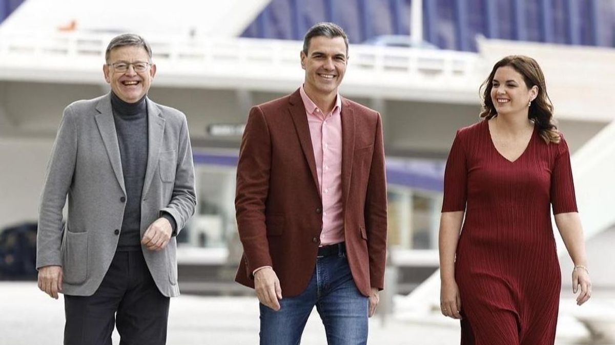 Pedro Sánchez junto a Ximo Puig y la candidata al Ayuntamiento de Valencia, Sandra Gómez