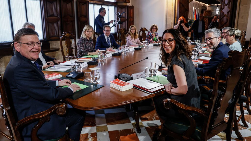 Ximo Puig presidiendo una reunión del Consell