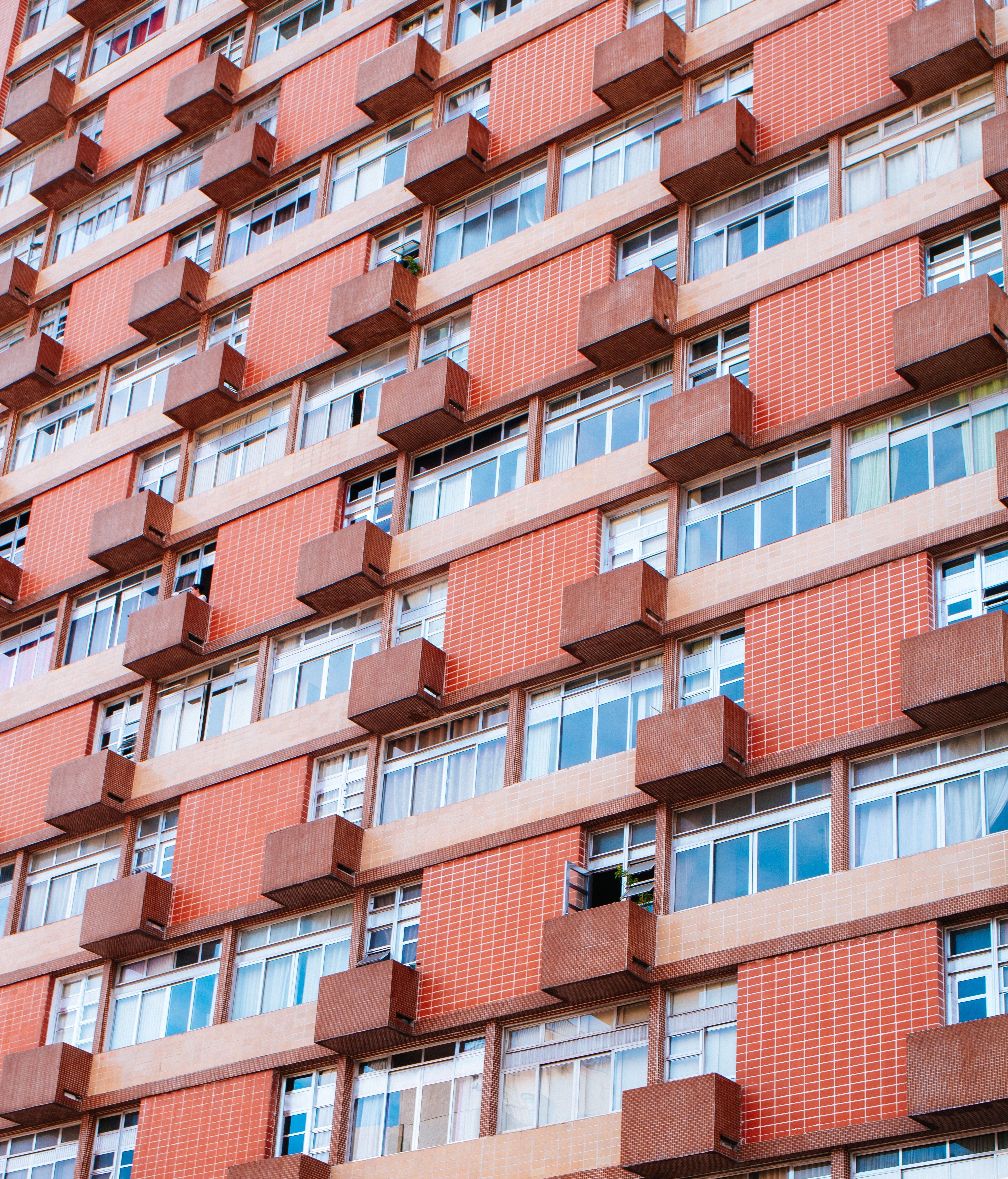 ¿Cuándo debo avisar a mi comunidad de vecinos de que vendo el piso?