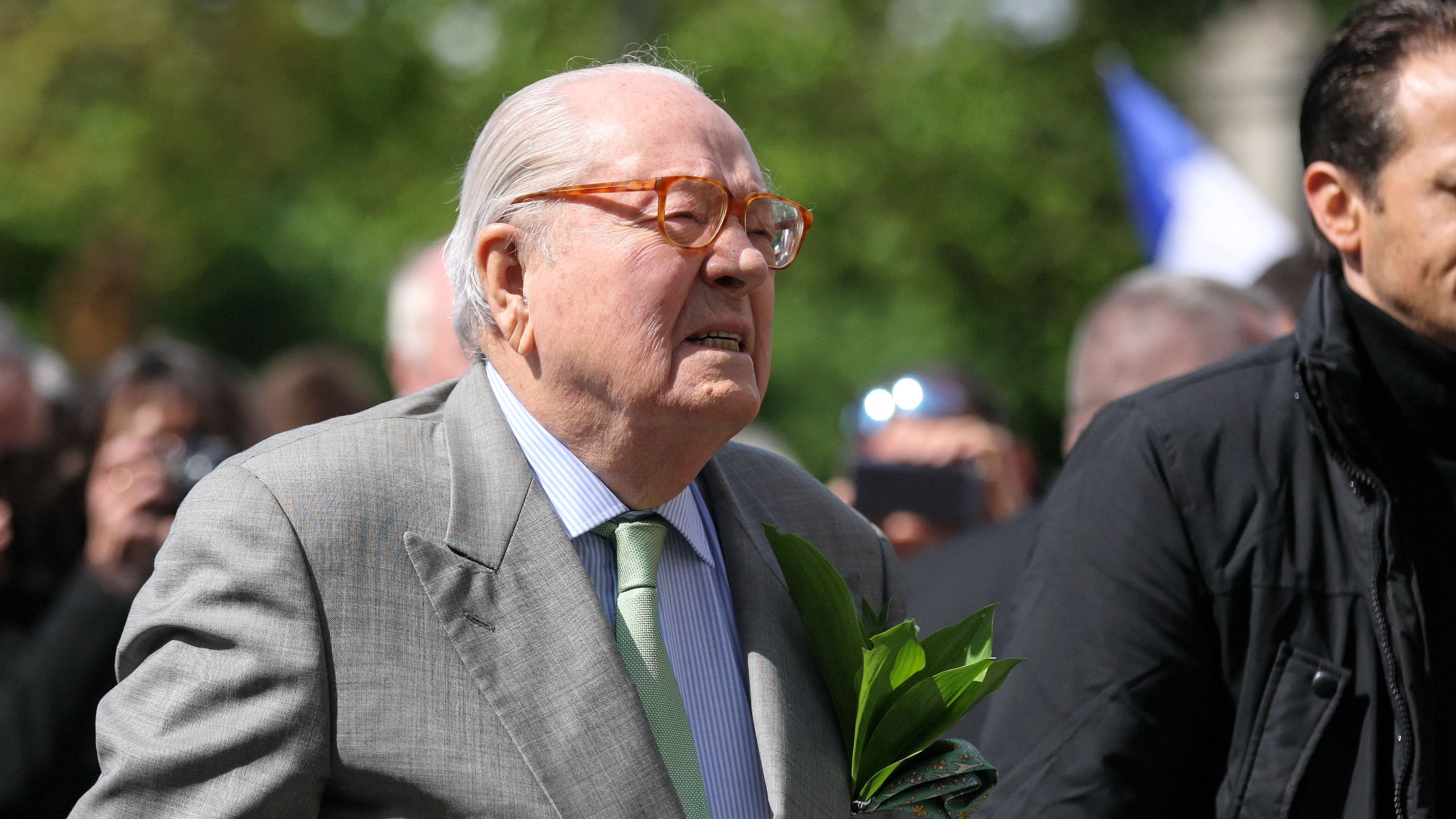 El líder ultraderechista francés Jean-Marie Le Pen, hospitalizado en estado grave en París