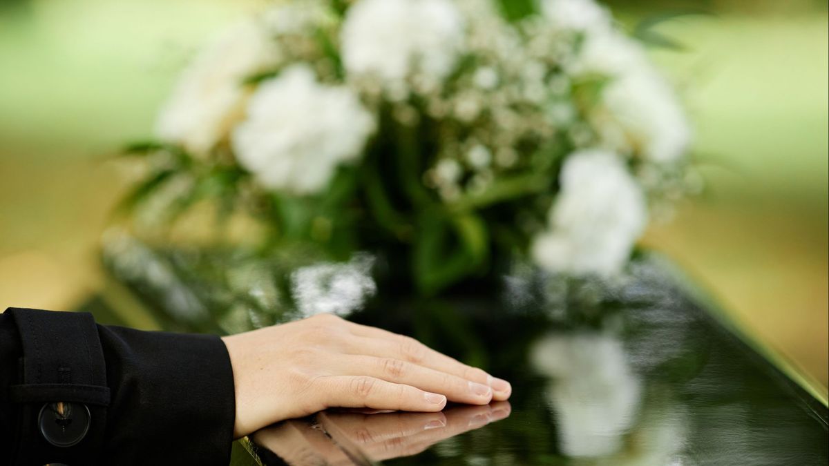 Un juez obliga a enterrar a un pastor dos años después de morir: su familia esperaba su resurrección