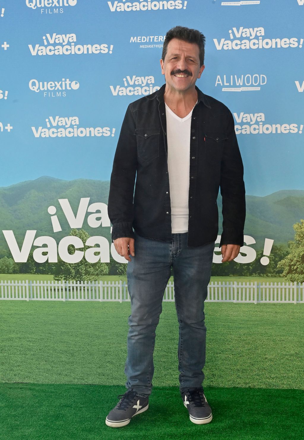 La premier de '¡Vaya vacaciones!' se llena de actores famosos y presentadores de Mediaset