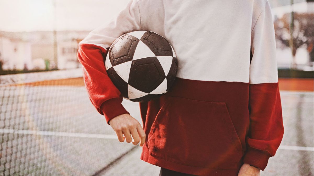 Muere un niño de 12 años tras recibir un balonazo mientras jugaba al fútbol en Sestao, Vizcaya