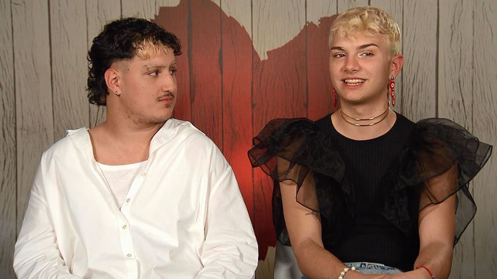 Pedro y Aran durante su cita en 'First Dates'