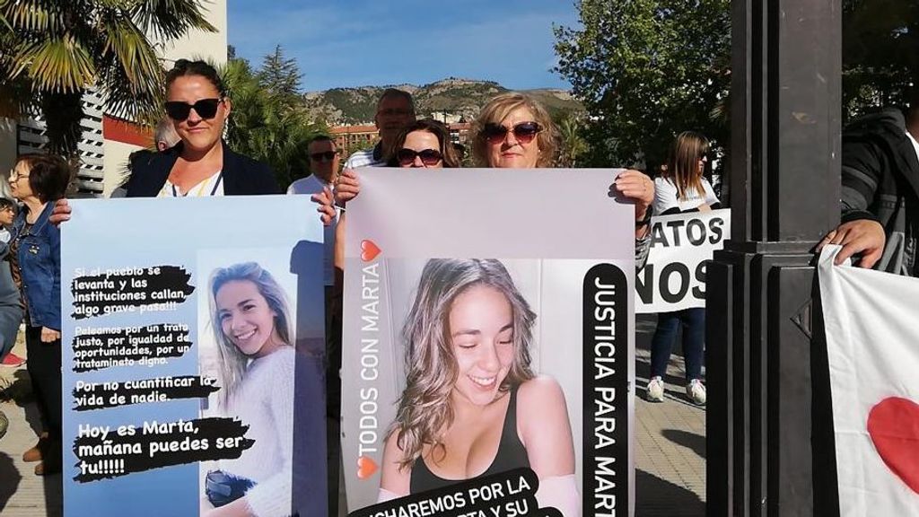 La madre de Marta Pérez, la joven en coma por un batido de pistacho: "Luchar así te quita la vida"