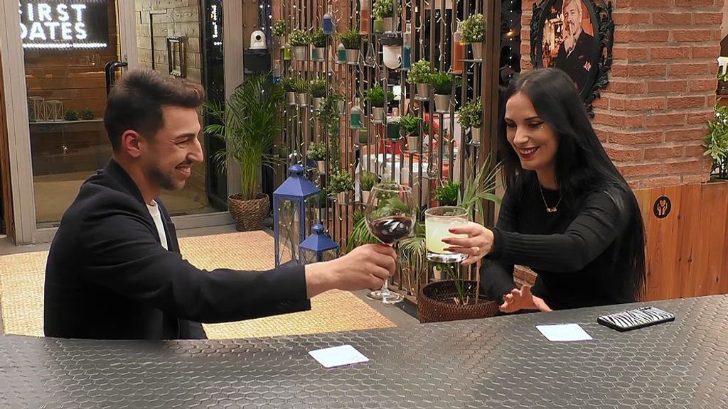 Rafael y Marta durante su cita en 'First Dates'