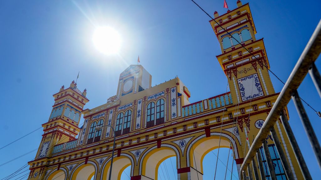 Ultimando los detalles para una de las fiestas más esperadas, La Feria de Abril