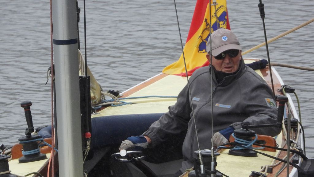 El rey Juan Carlos finalmente no navega en El Bribón debido a las condiciones climatológicas adversas