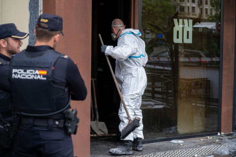 Incendio en un restaurante de la plaza Manuel Becerra, en Madrid