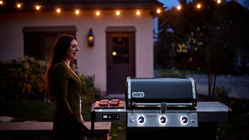 Asa, hornea, saltea y mucho más con Weber Genesis, la barbacoa más