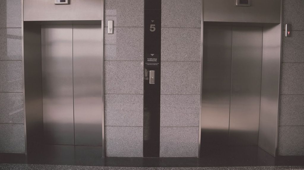 elevator g5da506ded 1280