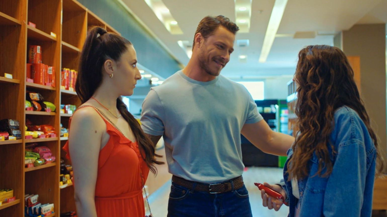 Emir trata de evitar el encuentro entre Efsun y su madre