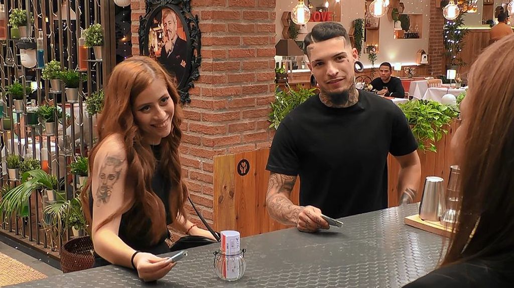 Berto y Sheila durante su cita en 'First Dates'