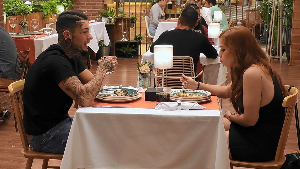 Berto y Sheila durante su cita en 'First Dates'