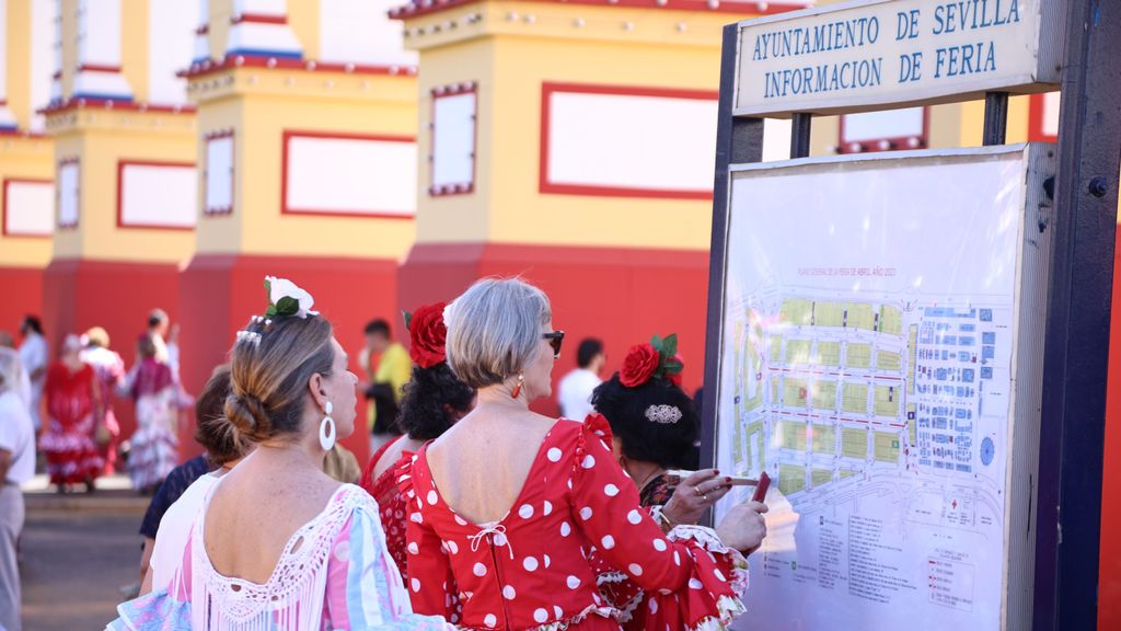 ¿Cuántas casetas son públicas y de entrada libre para turistas en la Feria de Abril de Sevilla?