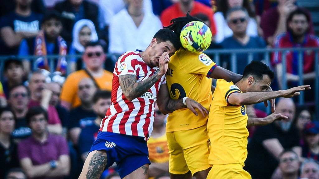 Giménez, sobre la polémica del penalti no pitado en el Camp Nou: "Contra todos no podemos"