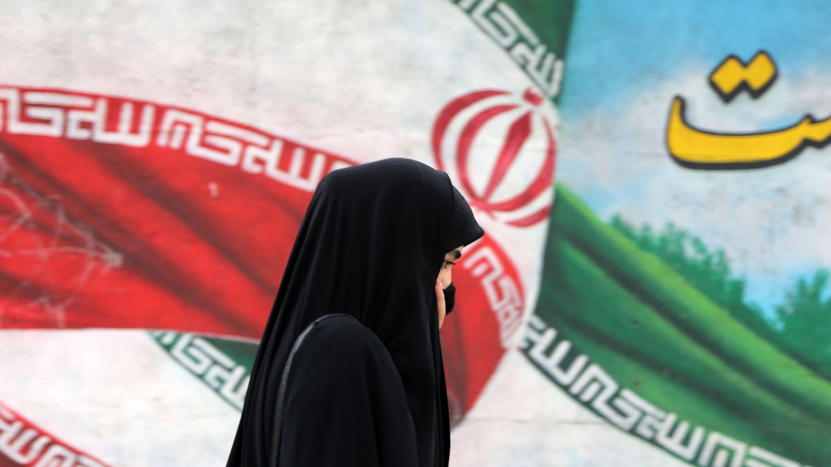 Imputadas dos actrices en Irán por publicar fotografías en las que aparecen sin velo
