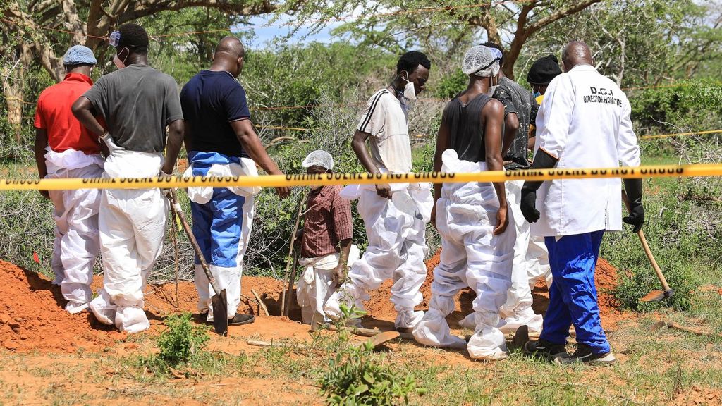 Ascienden a más de 100 los cadáveres de miembros de una secta de Kenia que prometía la salvación al morir de hambre