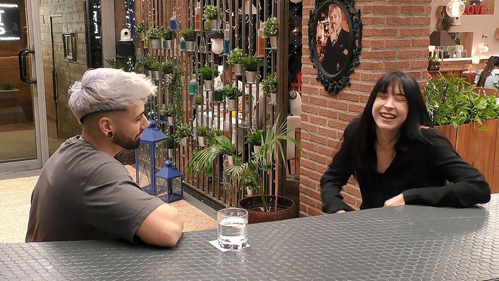 Cristian y Marta durante su cita en 'First Dates'